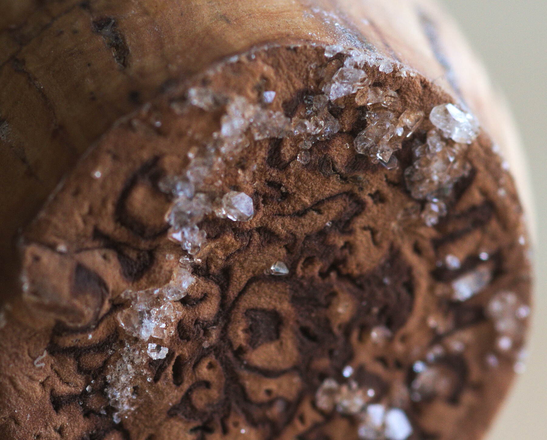 What are these crystals on my champagne cork? ECHEMI