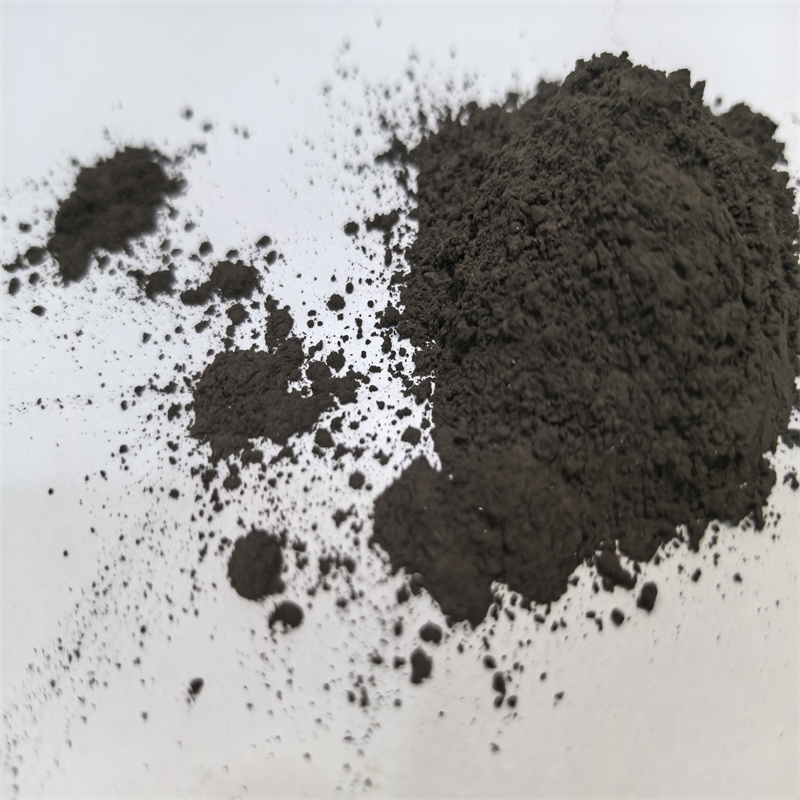 Chromite flour/powder as coloring agent for glass and ceramics